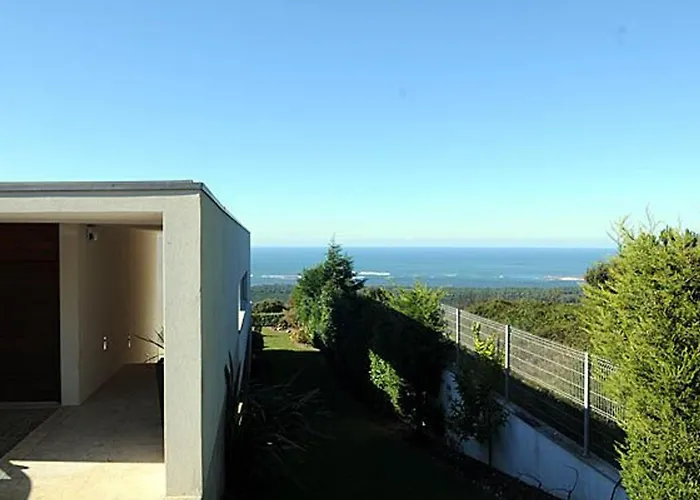 Tasteful 4 Bedrooms Laginhas Modern Furnishings Villa