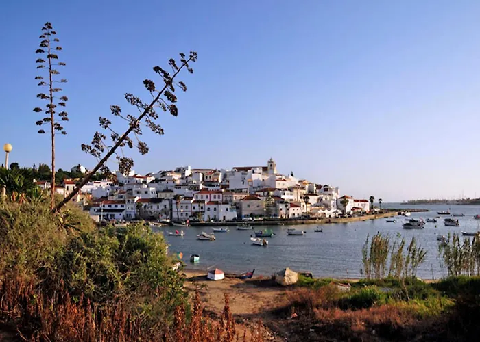 Villa Tasteful 4 Bedrooms Laginhas Modern Furnishings *