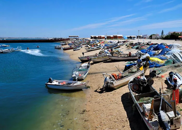 Villa Tasteful 4 Bedrooms Laginhas Modern Furnishings