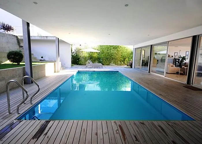 Tasteful 4 Bedrooms Laginhas Modern Furnishings Villa *