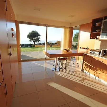Tasteful 4 Bedrooms Laginhas Modern Furnishings Great Sea Views *